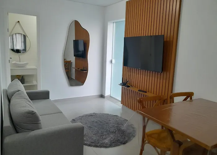 Recem Construido, Mobilia Nova, 2 Vagas De Estacionamento, A 7 Min Da Praia